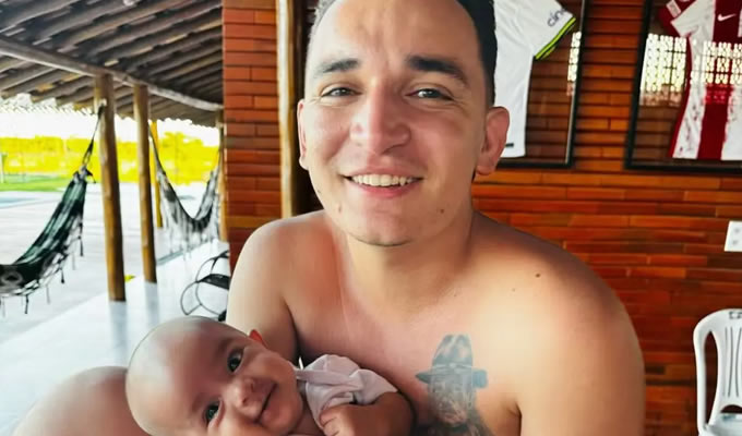 João Gomes compartilha momento fofo com o filho de 5 meses