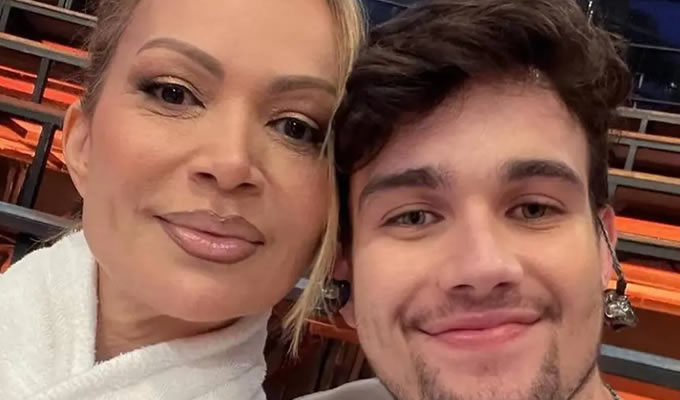 Filho de Solange Almeida fala sobre fase na carreira de cantor após fim de namoro