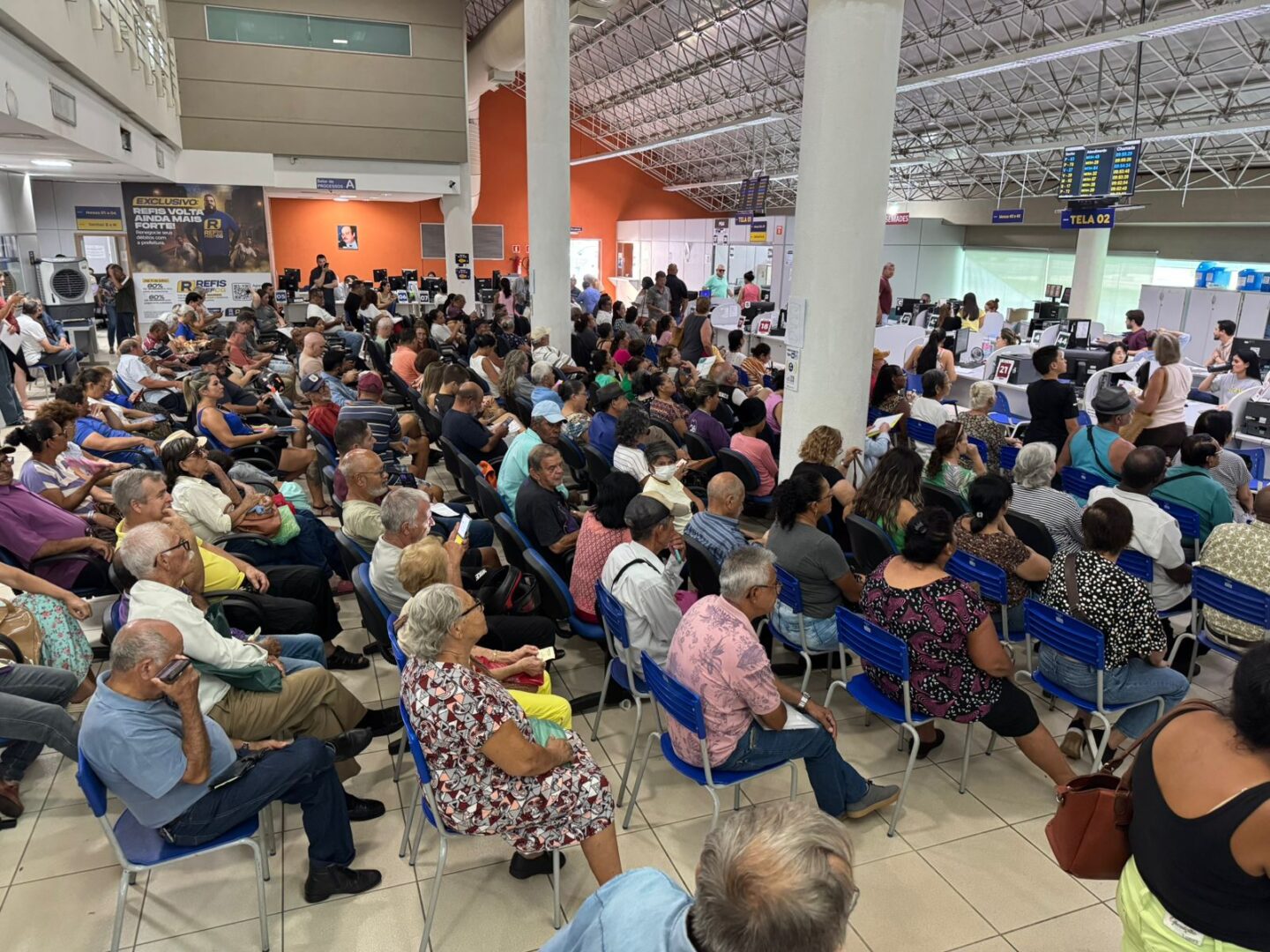 IPTU 2026: contribuintes relatam horas de espera e lentidão no sistema para resolução de pendências