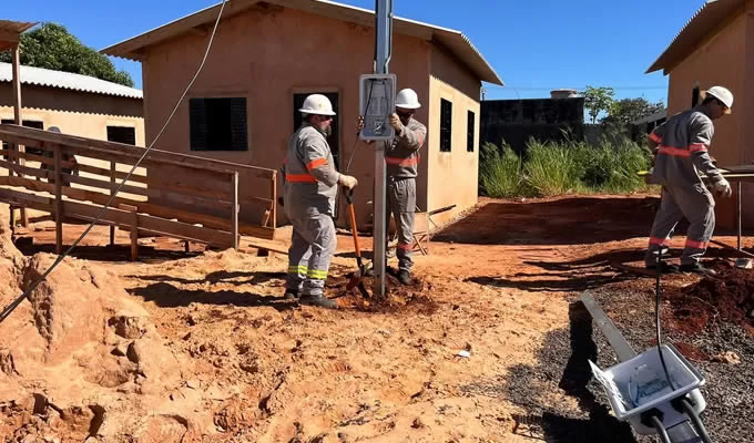 Prefeitura autoriza início da instalação de padrões de energia elétrica para comunidade Mandela